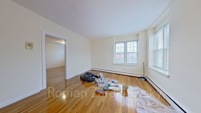 Building Photo - 182 N Beacon St