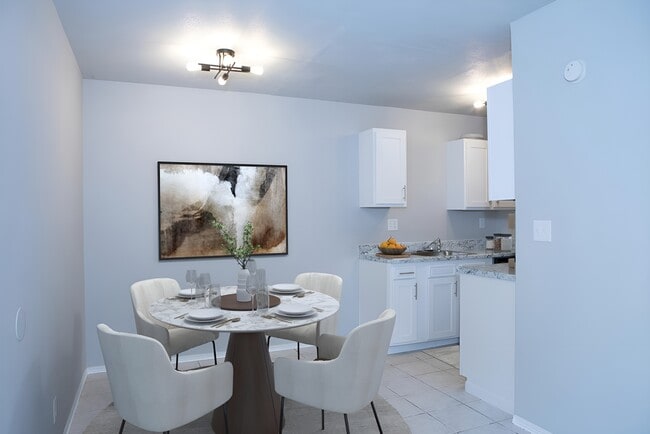 Building Photo - Briarwood Apartments