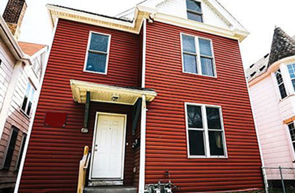 Foto del edificio - 516 12th Ave SE