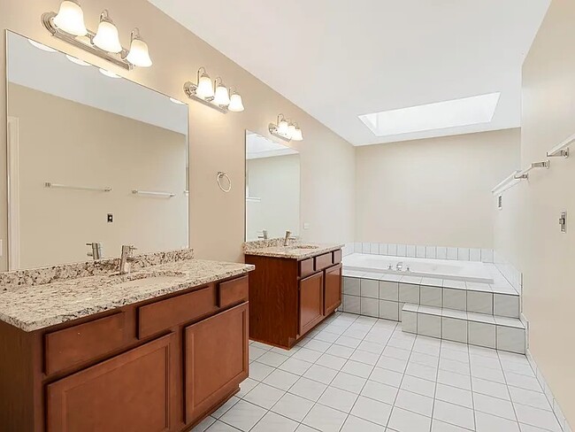 Master Bathroom - 34191 N Horseshoe Ln