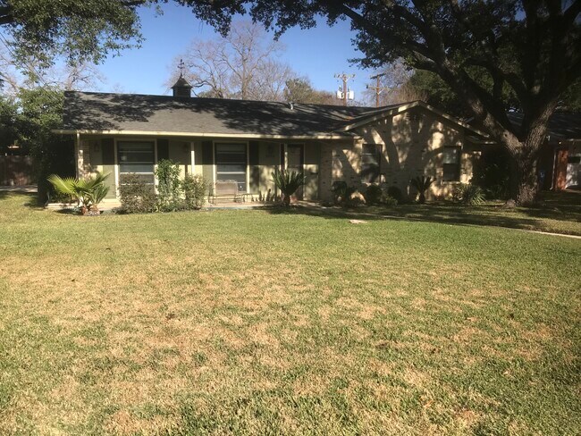 Building Photo - 8234 Greenbrier