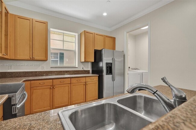 Foto del edificio - 1033 NE 17th Way