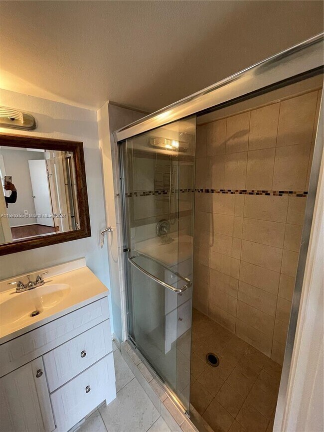 Building Photo - 2 bedroom in Pembroke Pines FL 33024