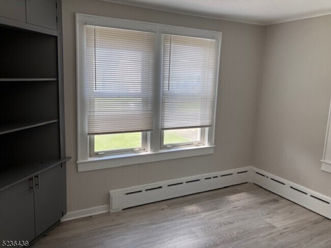 Foto del edificio - 106 Huff Ave