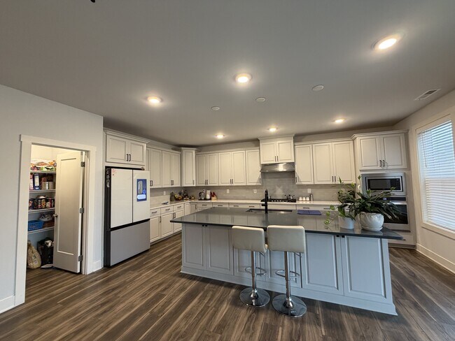 Foto del edificio - 6133 Alsace Ln