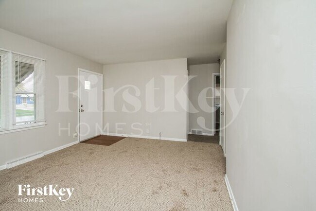 Foto del edificio - 326 Clyde Ave