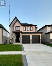 Building Photo - 1875 Fountain Grass Dr
