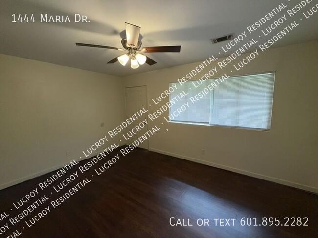 Foto del edificio - 1444 Maria Dr
