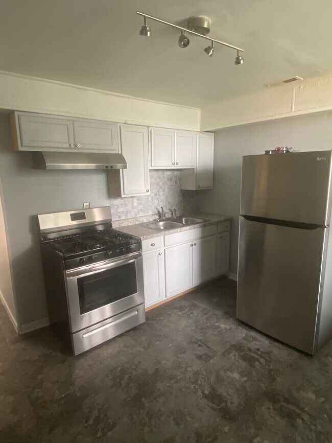 Foto del edificio - 2704 E 77th St
