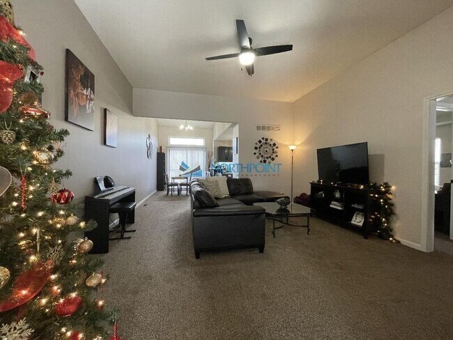 Foto del edificio - 3526 NW 70th St