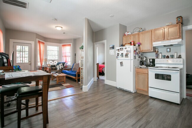 Building Photo - 18 Gaugh St