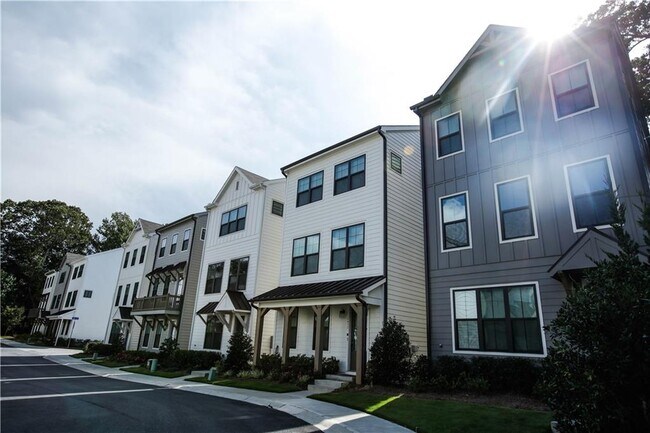 Foto del edificio - 2431 Folly SE Ln