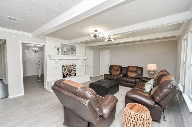 Building Photo - 1723 Big Horn Dr