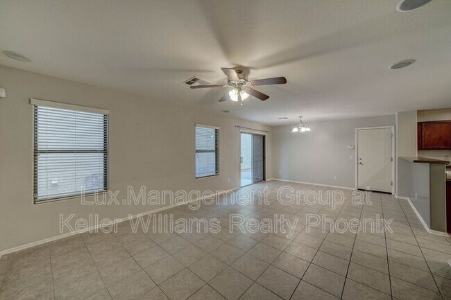 Building Photo - 959 S Deerfield Ln