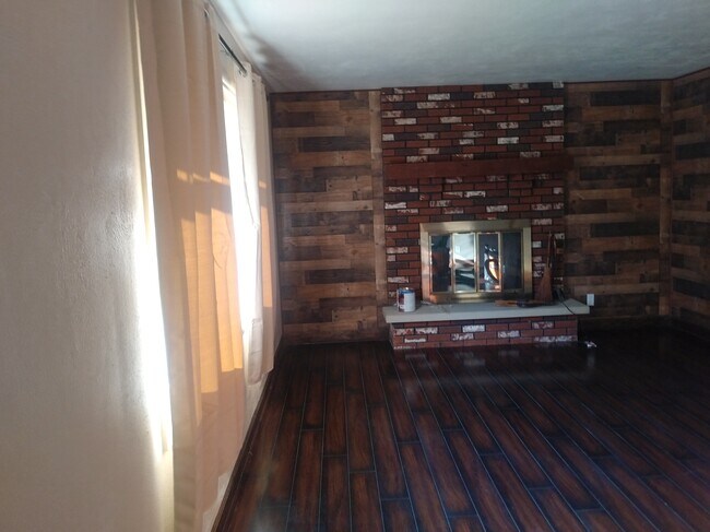 Building Photo - 1637 Hanover St
