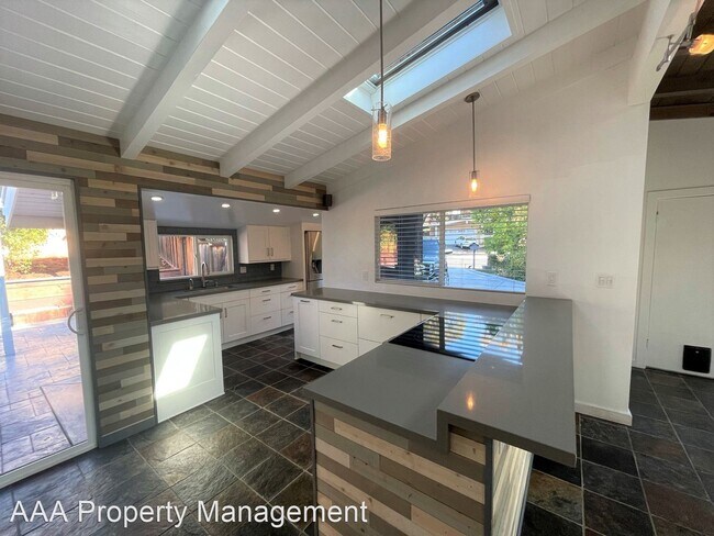 Building Photo - 3 br, 2 bath House - 2111 Magnolia Way