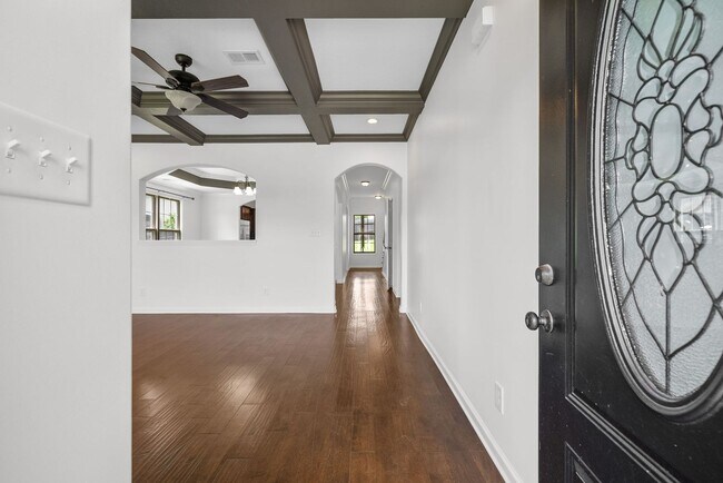 Foto del edificio - Do Not Miss This Modern 4 Bed 2.5 Bath Ren...