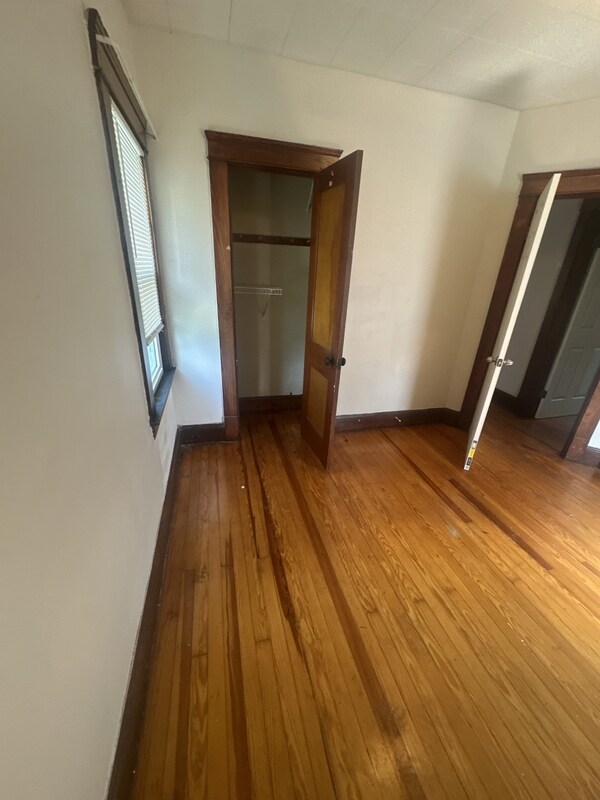 Foto del edificio - 9611 Larnder Ave