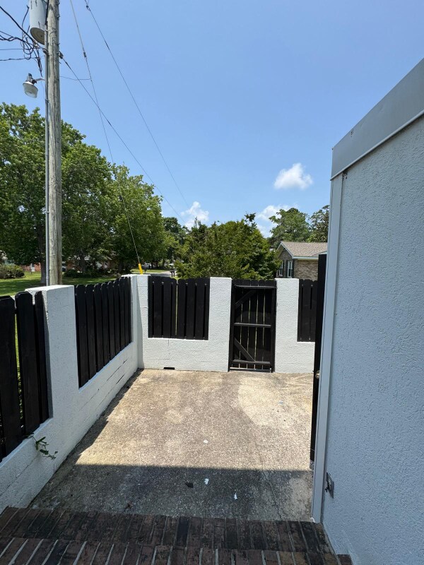 Foto del edificio - 4807 Little River Rd