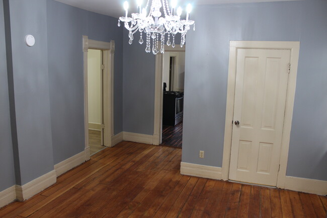 Building Photo - 1684 N Franklin Pl