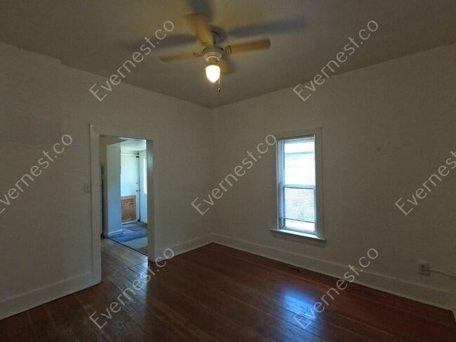 Building Photo - 408 Edwards St