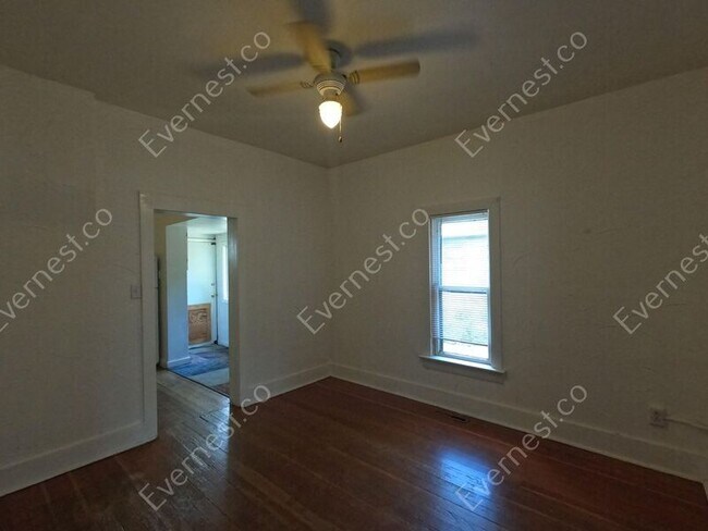 Foto del edificio - 408 Edwards St
