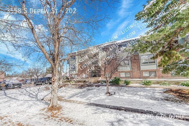 Foto del edificio - 3558 S Depew St