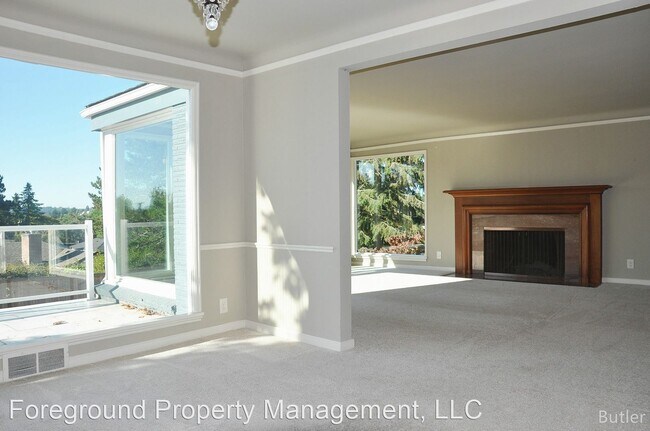 Building Photo - 3 br, 2.5 bath House - 5815 NE 57th Street