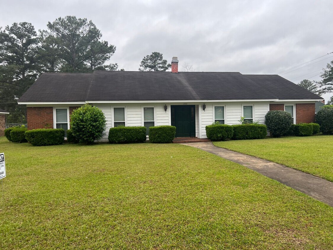 1555 b St, Albany, GA 31721 House Rental in Albany, GA