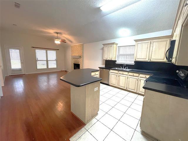 Foto del edificio - 5923 Sterling Green Trail