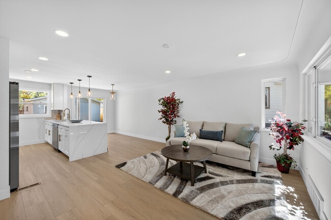 Foto del edificio - 1856 S Steele St