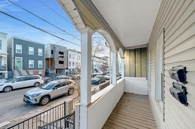 Foto del edificio - 171 Van Horne St