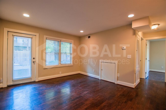 Foto del edificio - 626 Irwin St NE