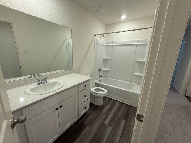 Foto del edificio - 2206 Meadow Park Drive