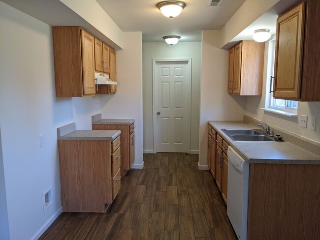Building Photo - 3 Bedroom/2 Bath Home in Pacific School Di...