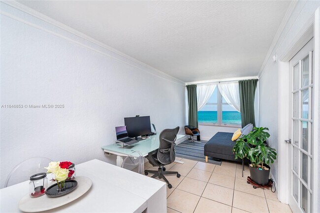 Building Photo - 2899 Collins Ave