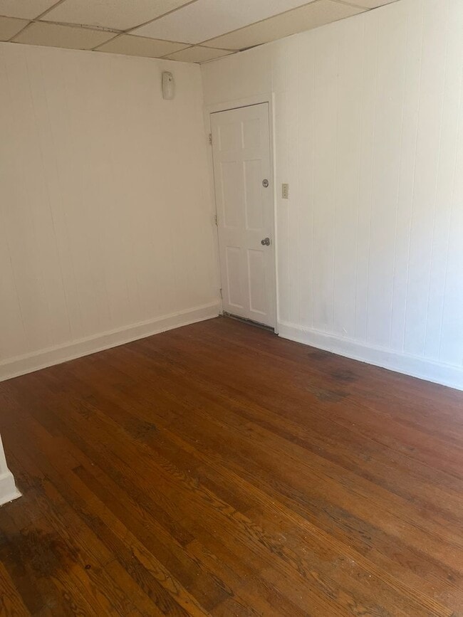 Building Photo - 2030 Wilkens Ave