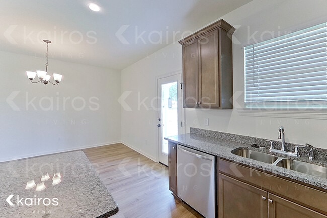 Foto del edificio - 100 Teddy Ln