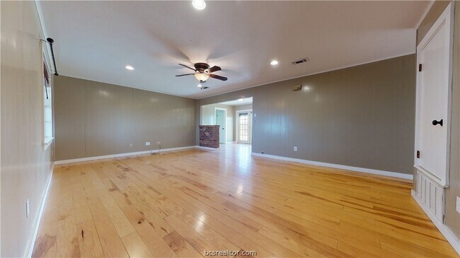 Building Photo - 8251 W Sh-21