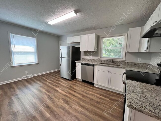 Foto del edificio - 2815 Crescent Ln