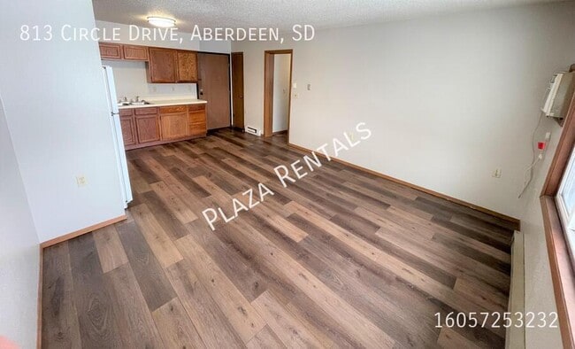 Building Photo - 213 13th Ave E