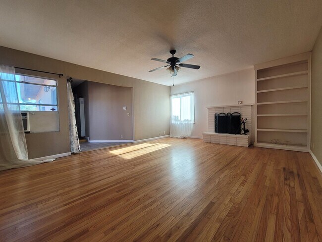 Foto del edificio - Single-Story 4-Bedroom Apartment in Yucaipa!