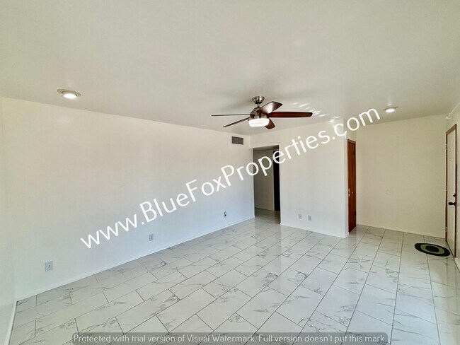 Building Photo - 6401 E Julia St