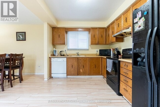 Building Photo - 2465 Headon Forest Dr