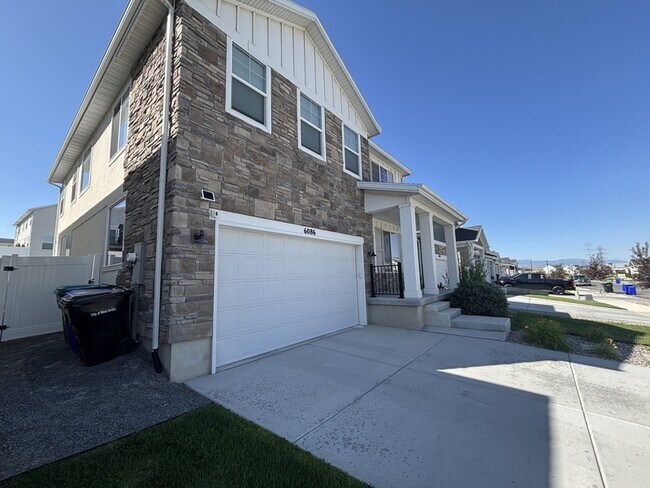Foto del edificio - 6086 W Esker Terrace Ln