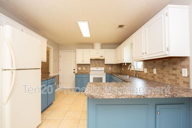 Building Photo - 4015 Shade Valley Dr