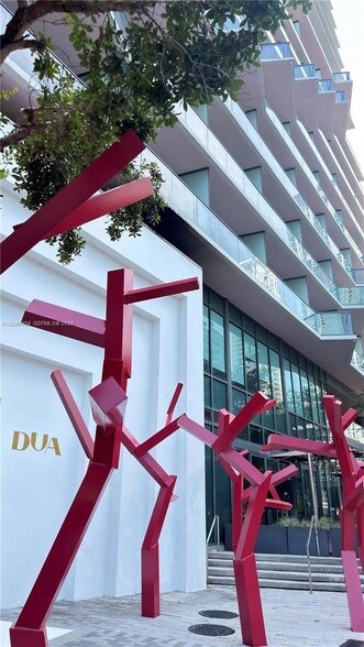 Foto del edificio - 1300 S Miami Ave