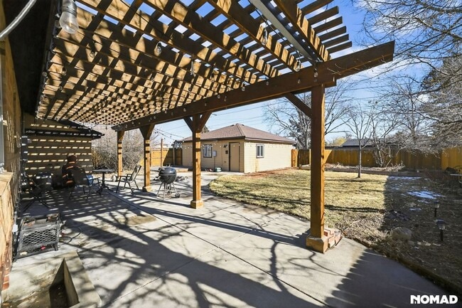 Foto del edificio - 2650 Cook St