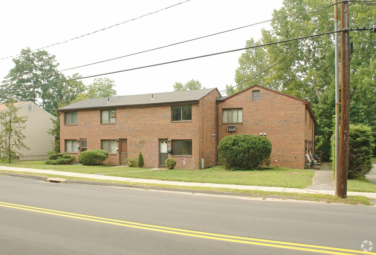 Foto del edificio - 252 Blakeslee St