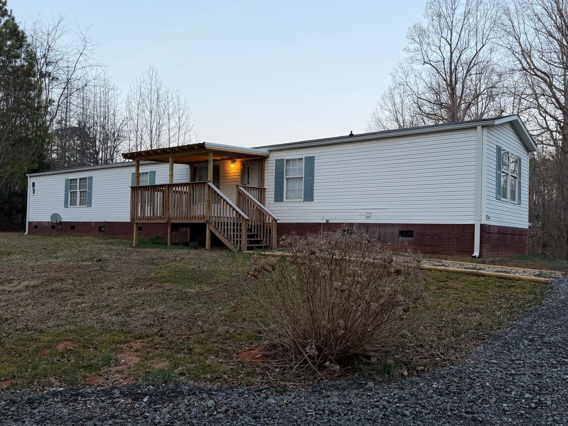 Building Photo - For Rent Advance